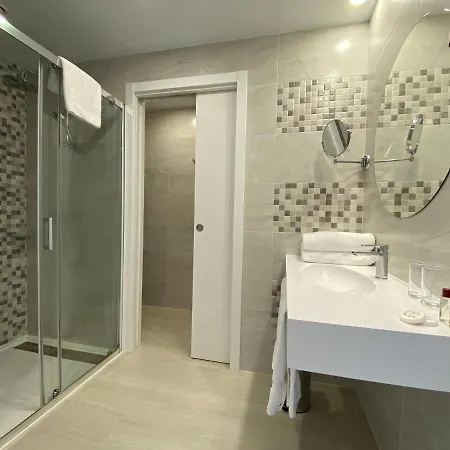 Отель New Bilbao Airport 3*