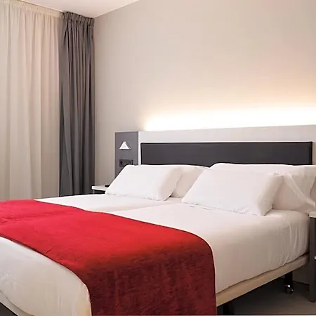 New Bilbao Airport Hotel 3*