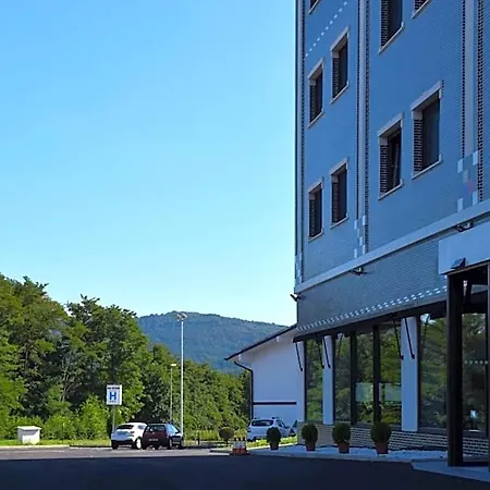 Hotel New Bilbao Airport 3*