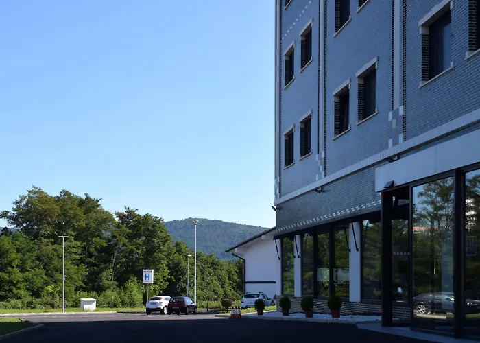 New Bilbao Airport Hotel Derio