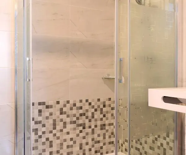 Hotel New Bilbao Airport 3*