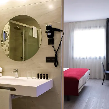 New Bilbao Airport Hotel 3*